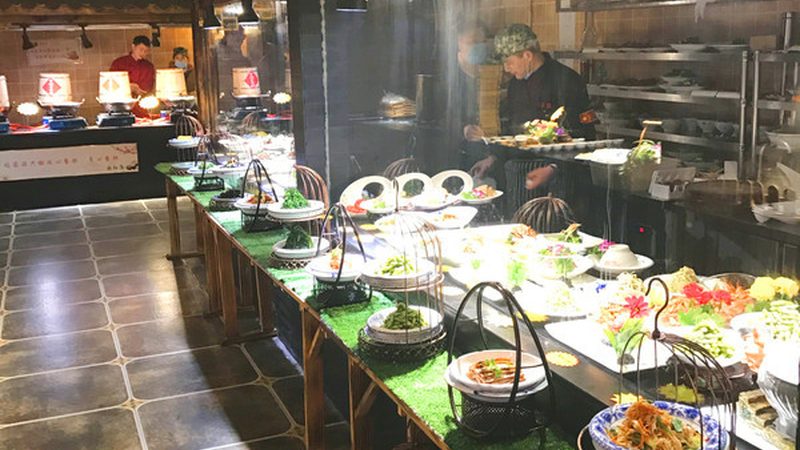在零食批发行业中，产品来源和资质至关重要。以下是一些需要注意的要点：